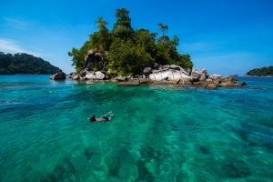 Snorkelling in one of the many islands surrounding Koh Lipe. Visibility 10/10.
